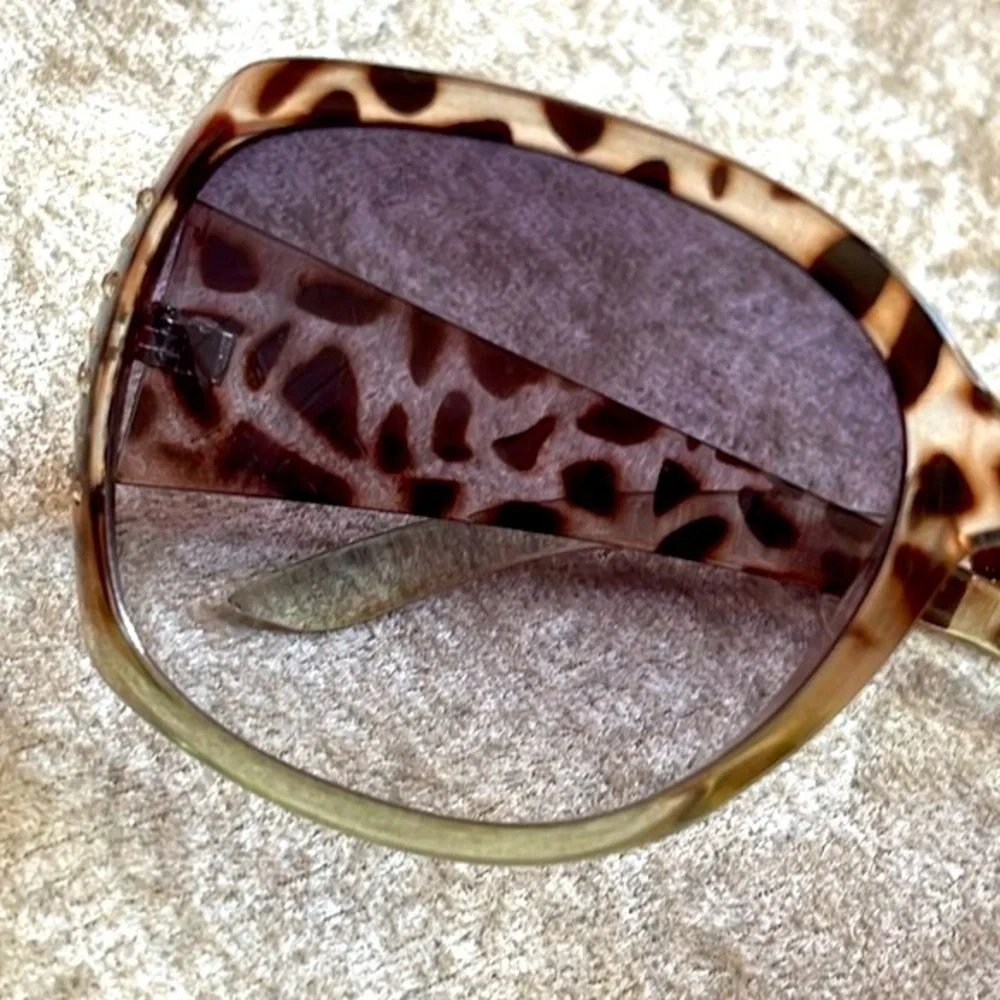 Brand New Tortoise Animal Print Oversized Sunglasses Rhinestones Gradient Lens
